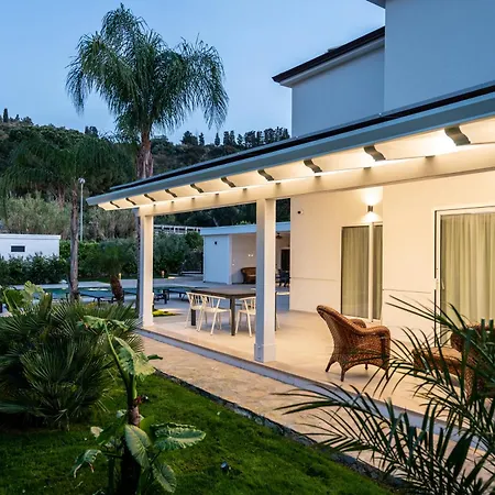 Dafni Private Pool & Relax Near Cefalu Вилла Кампофеличе-ди-Роччелла